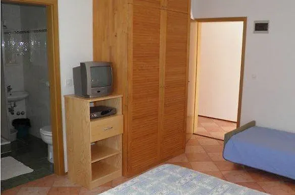 Apartments Lana Umag 0*,